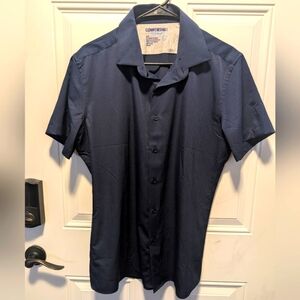 Comfortably collared mens navy blue short sleeve button up slim fit size large